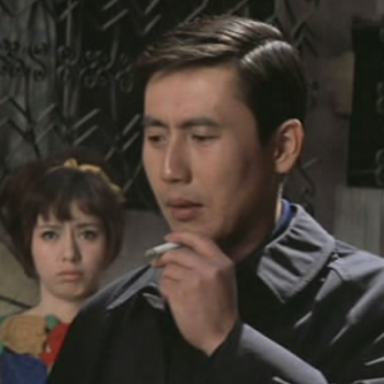 渚真弓
