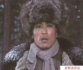 侯冠群