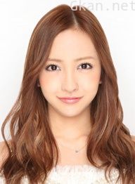板野友美