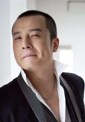 杨默