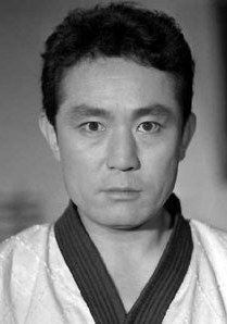 崔戊龙