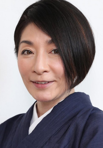 川奈麻里子