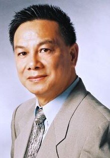 关伟伦