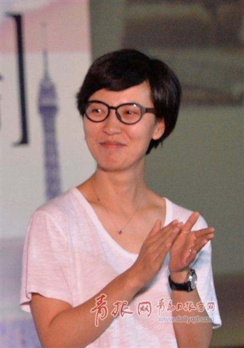 冀佳彤
