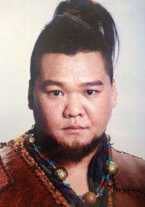李龙