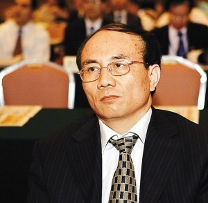 龙平平