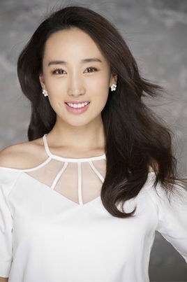 李蔓依