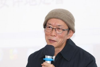 黄灿然