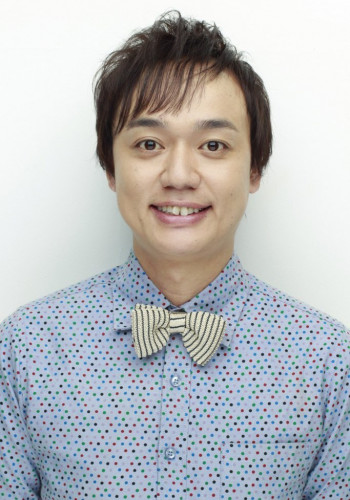 冈安章介