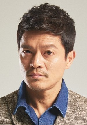 李东国