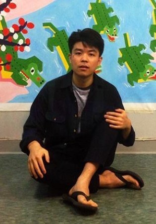 黄炳