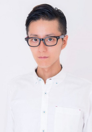 万野崇博