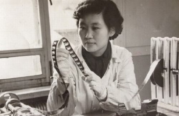 刘英