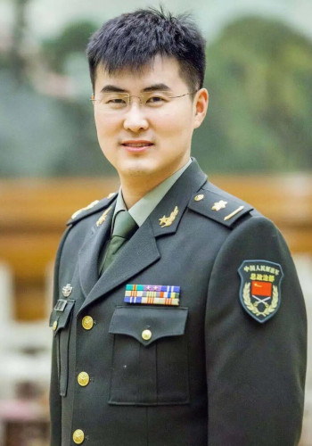 杨飞