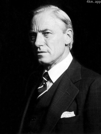 Alan MacNaughton