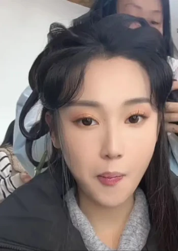 魏凡舒